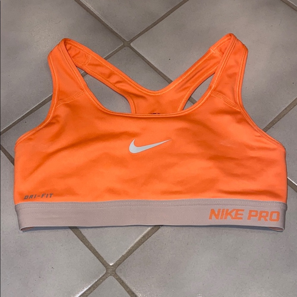 Nike pro sports bra